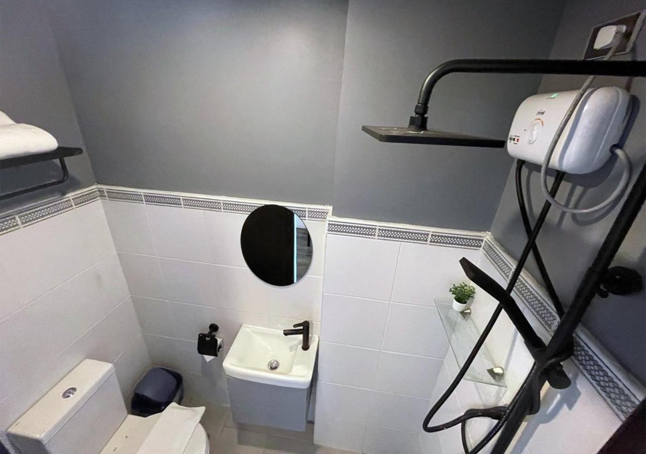 Mystay Hotel Bgc West Makati City Kültér fotó